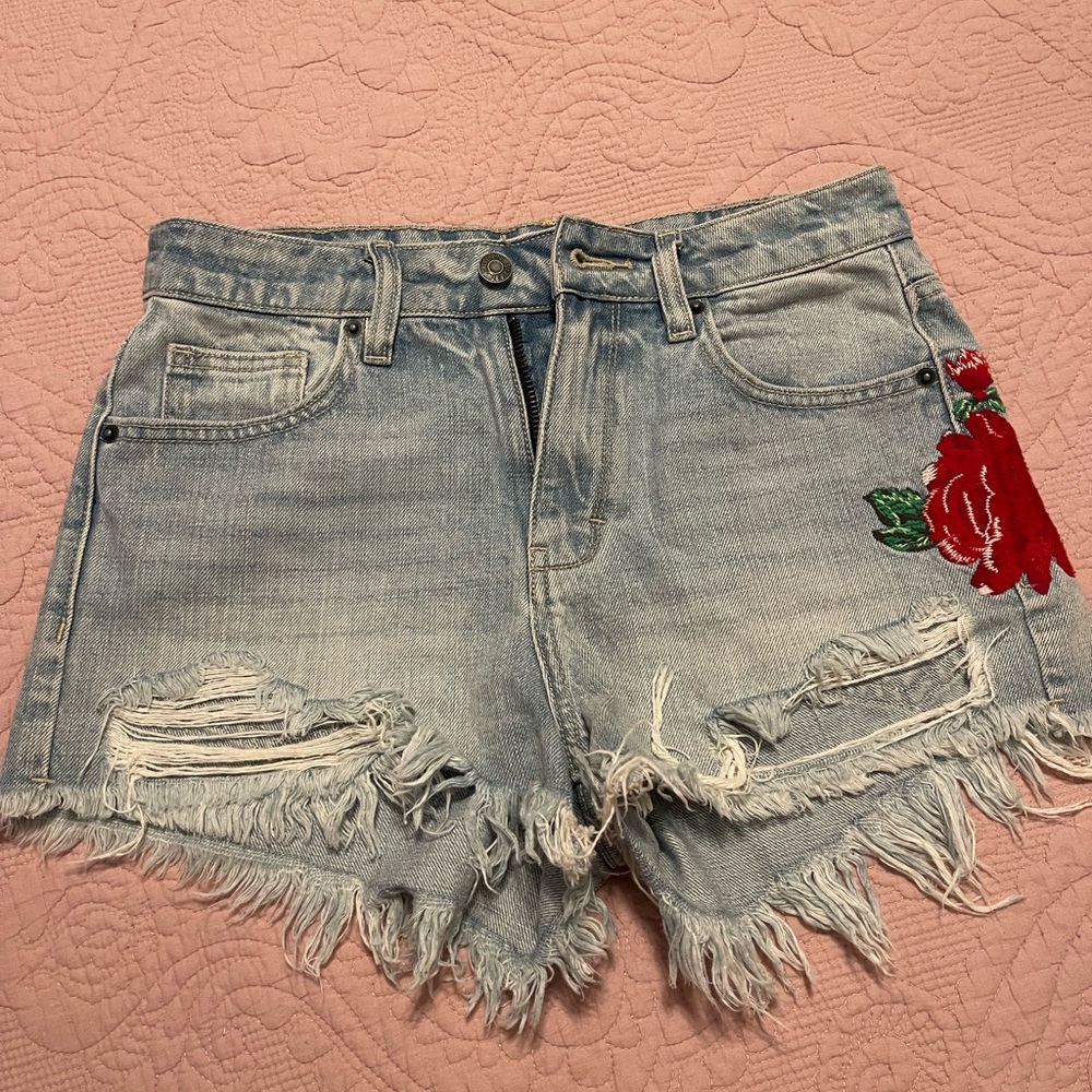 Light Blue High Waisted Shorts With Embroidered Red Rose